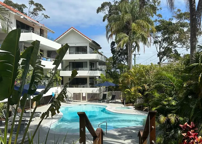 Haven On Noosa Hill - Sunset Views, Pools, Spa